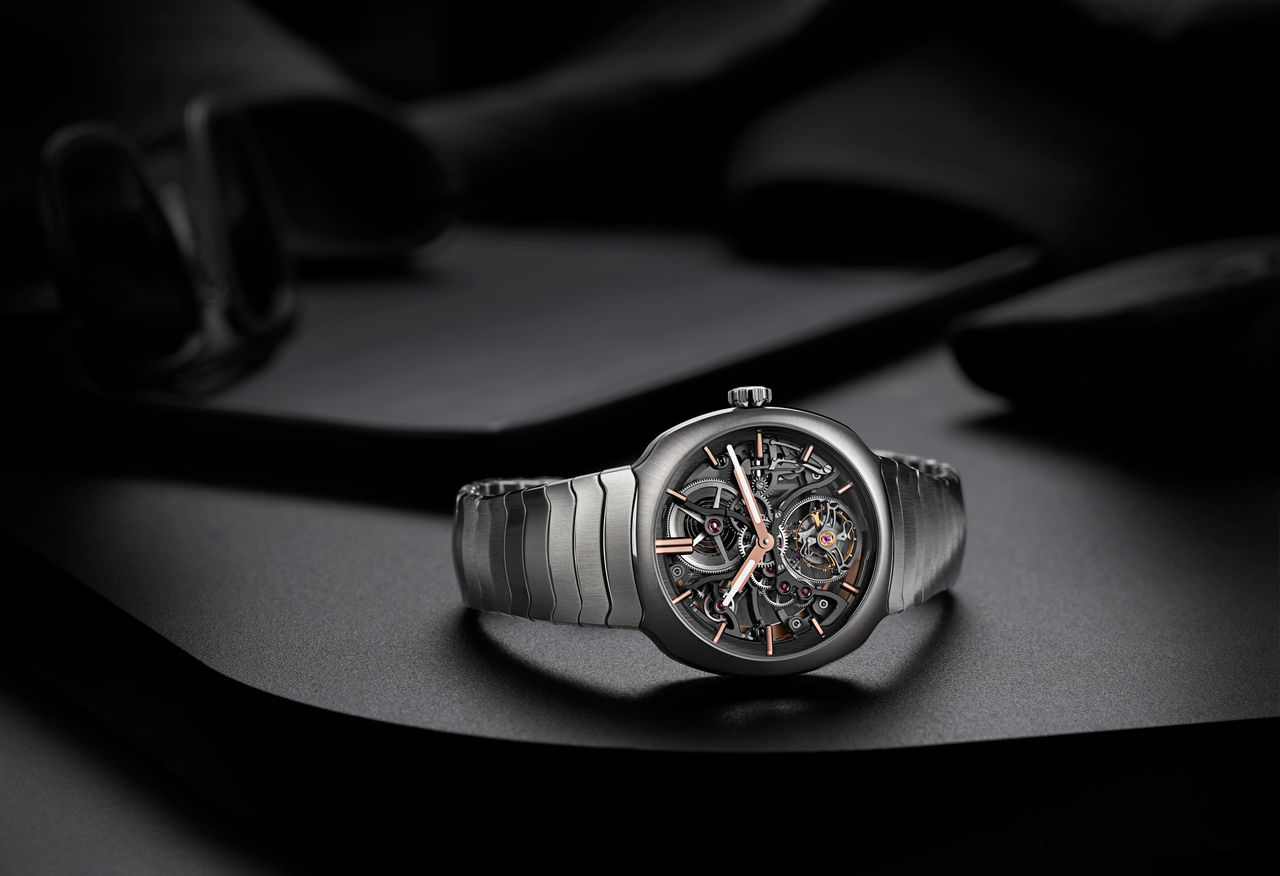 HMoser_6814-1200_Streamliner_Tourbillon_Skeleton__Lifestyle.jpg