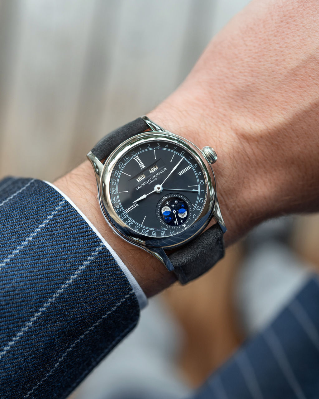 LAURENT-FERRIER_CLASSIC-MOON-BLUE_02.jpg
