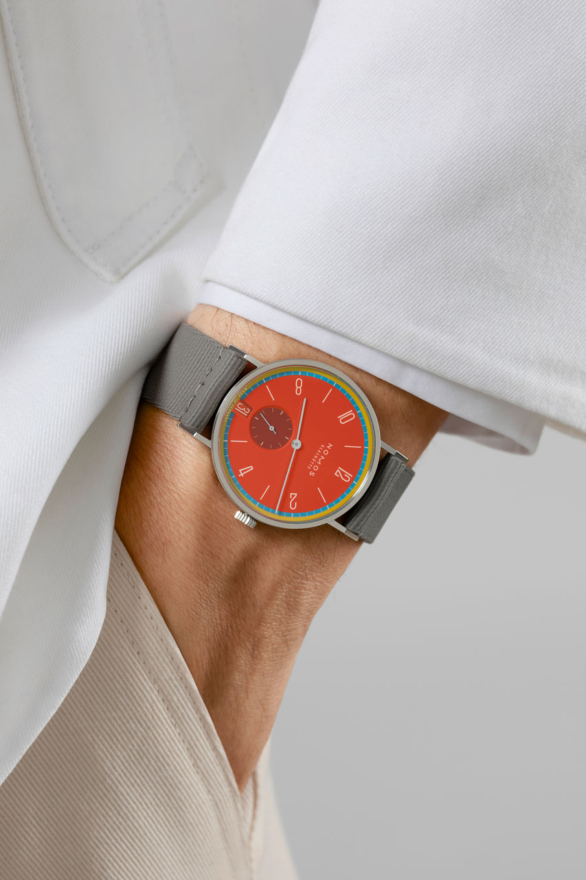 nomos_tangente-38-datum-sportbunt-15.jpg
