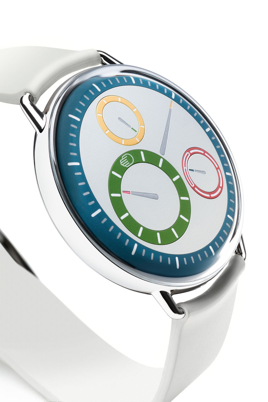 Ressence TYPE 1 Round M - 3-4 zoom.jpg